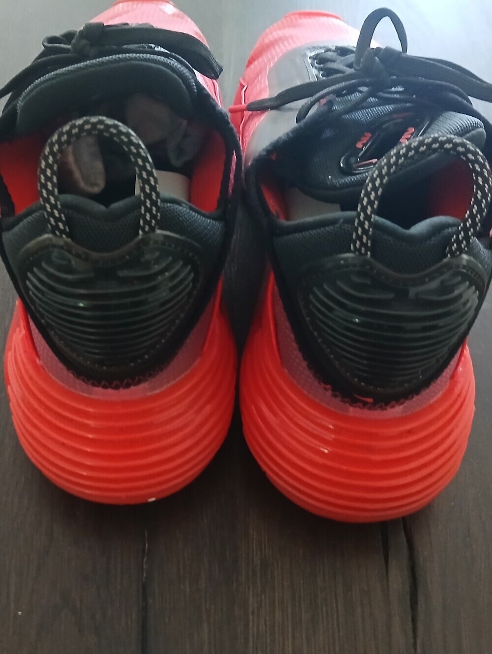 Nike Air Max 2090 Bred Red & Black Sneakers Men's Size:8 Basketball Shoes - Picture 10 of 11